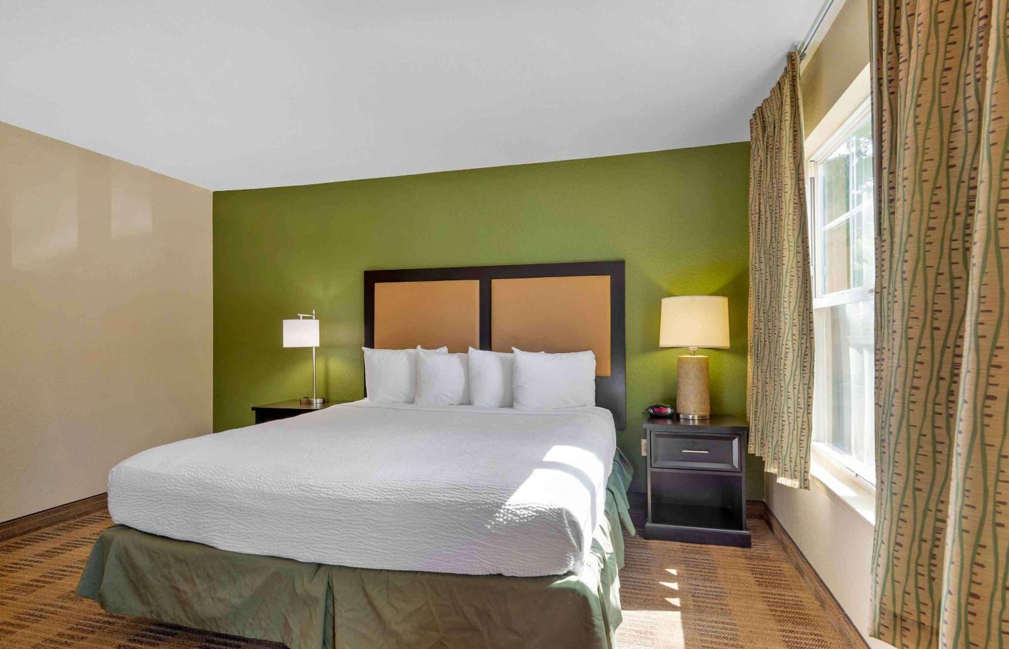 Extended Stay America Select Suites - Orlando - Maitland - Summit Tower Blvd Altamonte Springs Bagian luar foto