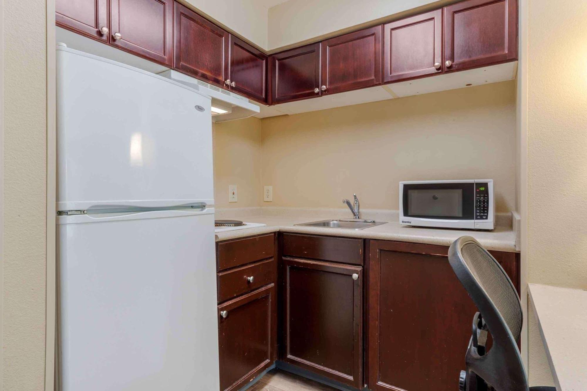 Extended Stay America Select Suites - Orlando - Maitland - Summit Tower Blvd Altamonte Springs Bagian luar foto