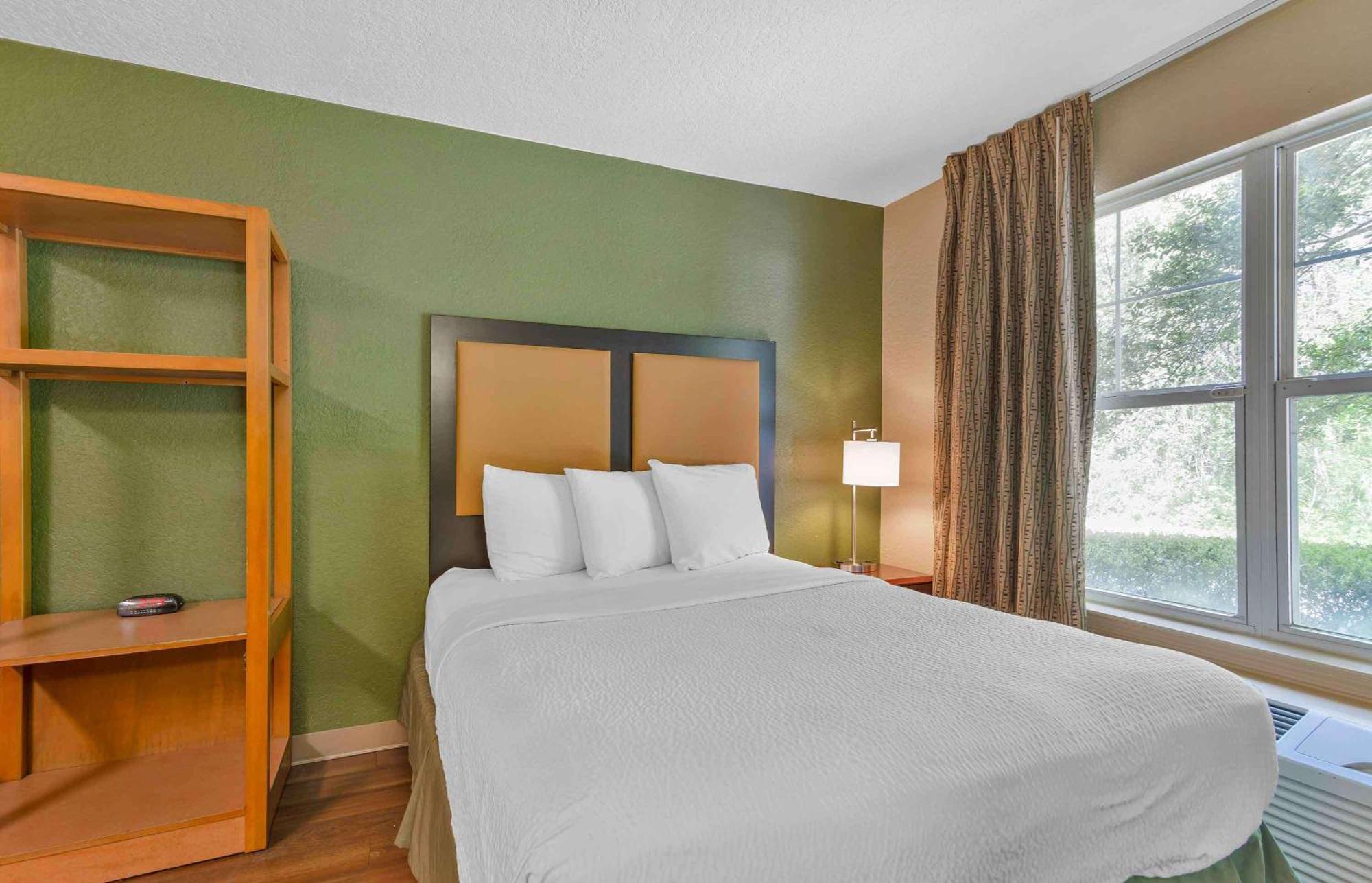 Extended Stay America Select Suites - Orlando - Maitland - Summit Tower Blvd Altamonte Springs Bagian luar foto