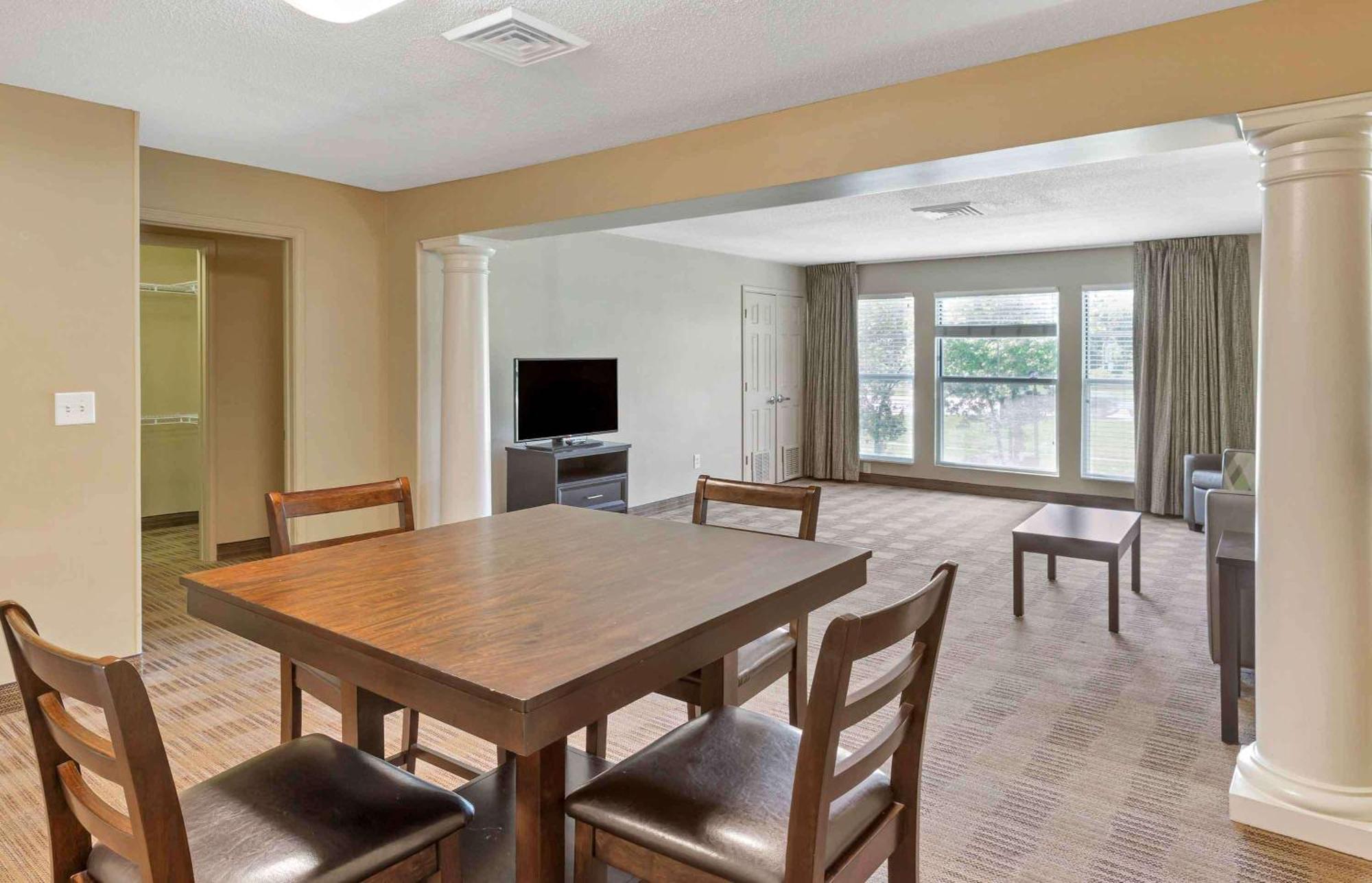 Extended Stay America Select Suites - Orlando - Maitland - Summit Tower Blvd Altamonte Springs Bagian luar foto