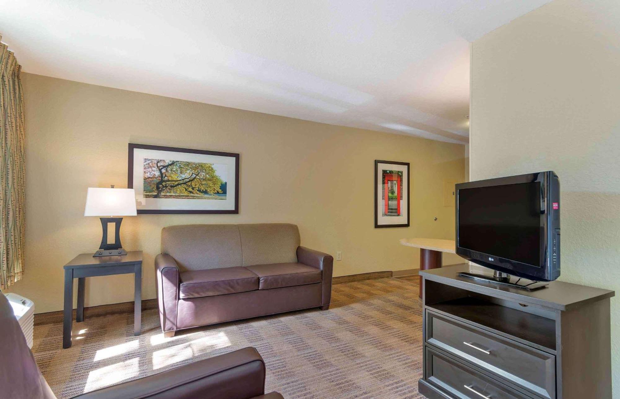 Extended Stay America Select Suites - Orlando - Maitland - Summit Tower Blvd Altamonte Springs Bagian luar foto