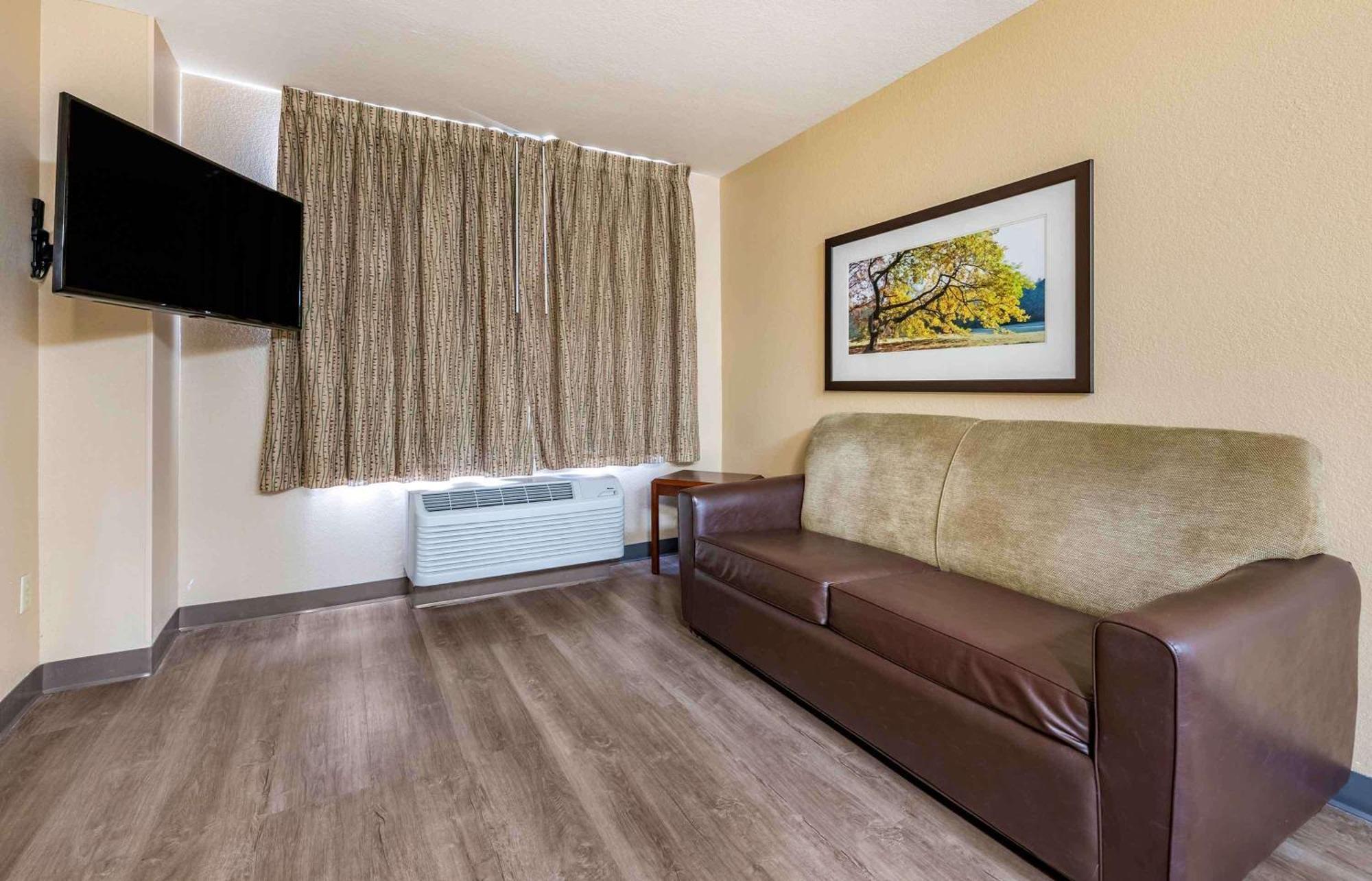 Extended Stay America Select Suites - Orlando - Maitland - Summit Tower Blvd Altamonte Springs Bagian luar foto