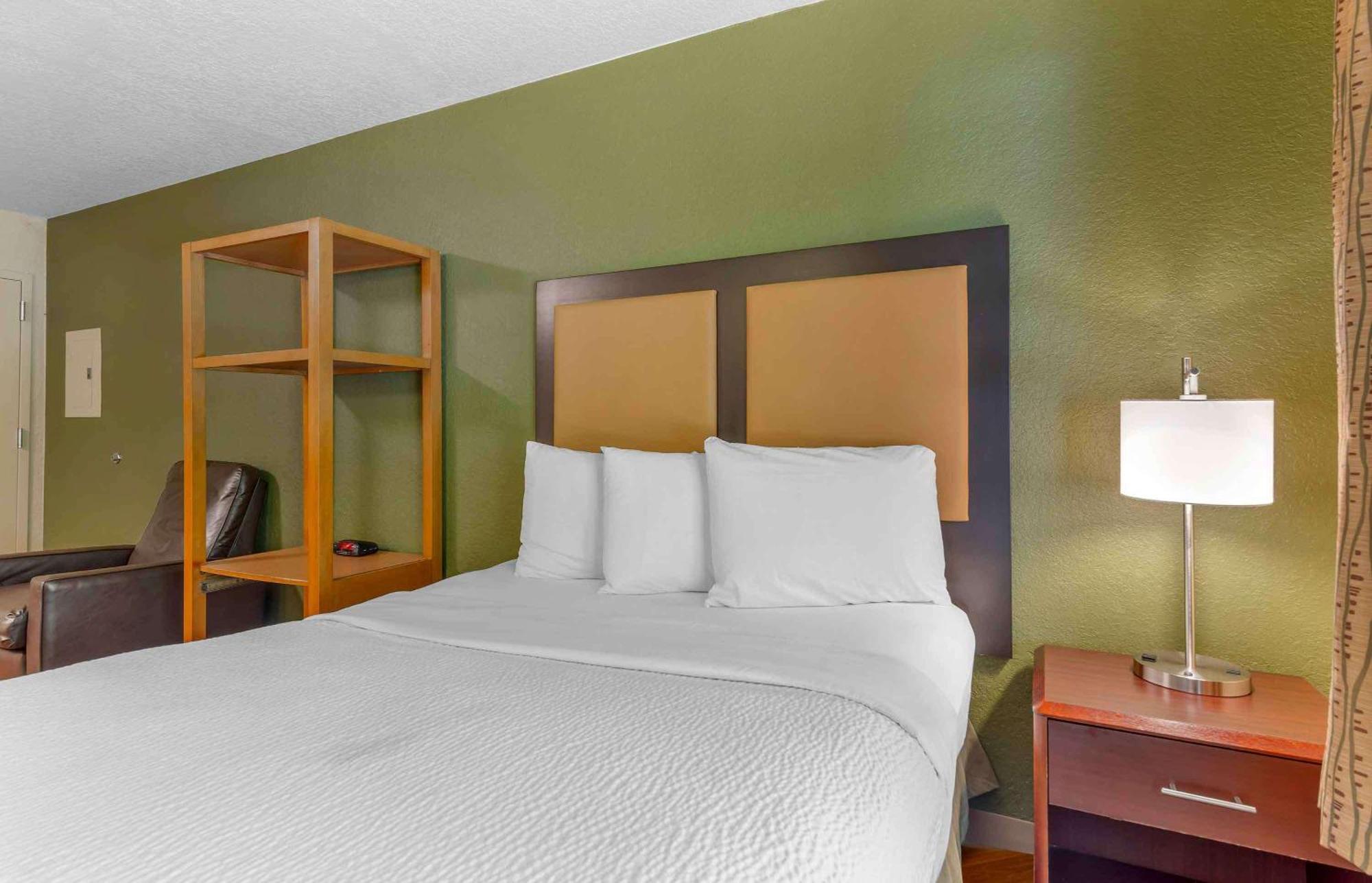 Extended Stay America Select Suites - Orlando - Maitland - Summit Tower Blvd Altamonte Springs Bagian luar foto